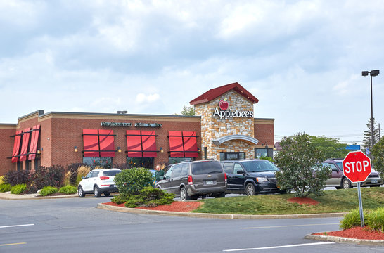 Applebee's restaurant and parking.