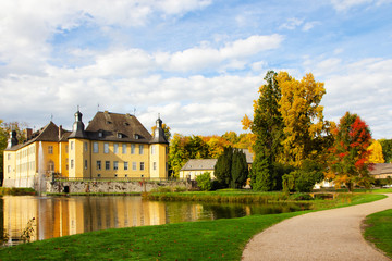 Schloss Dyck im Herbst