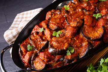 arni me melitzanes - stewed lamb with eggplant