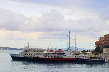 Fototapeta na wymiar Ship in harbor