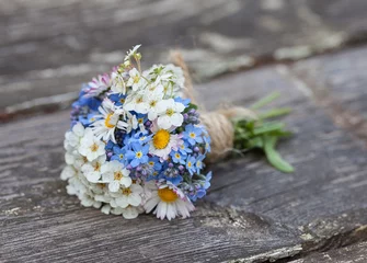 Foto auf Leinwand Daisy Flower and Forget Me Not Bouquet © Sunnydays