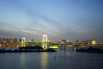 Obraz premium Rainbow Bridge in Odaiba, Tokyo