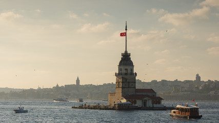 Obraz premium Istanbul Maiden's Tower in the afternoon ( girl tower ) Istanbul, Turkey