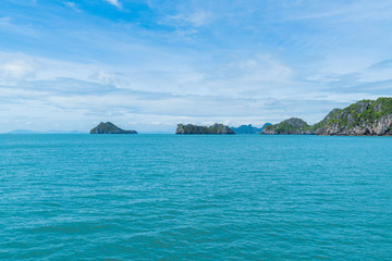 Fototapeta premium Sunny Scenery on Ang Thong National Park in Koh Samui, Thailand