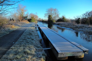 frosty morning along the canal