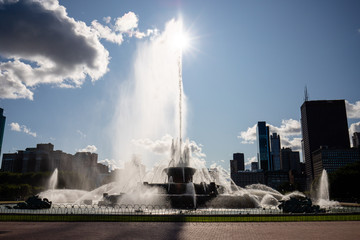 Buckingham Brunnen in Chicago mit hoher Fontäne 