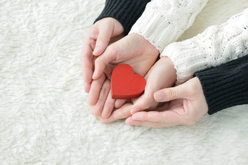 仲良し夫婦・カップルイメージ―冬物衣料着用バージョン