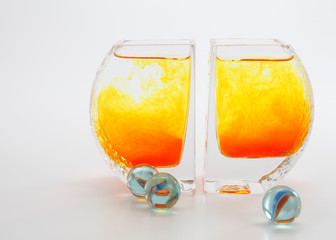 color effect in glass of water