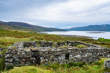 Fototapeta na wymiar Ruine eines Steinhauses auf der Isle of Skye
