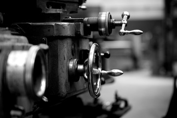 taller maquinaria mecanizado a mano 