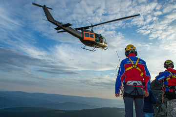 Bergwacht, Luftrettung mit Hubschrauber im Gebirge