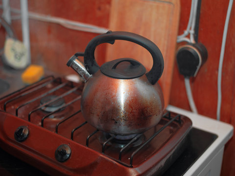Boiling kettel on gas stove