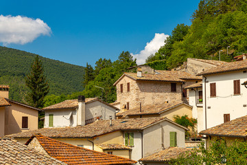 Fototapeta na wymiar Typical Italian medieval town