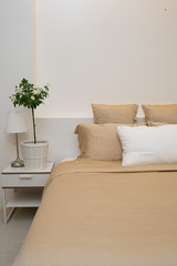 GLOSS QUEEN BEDROOM FURNITURE WITH LED LIGHTS