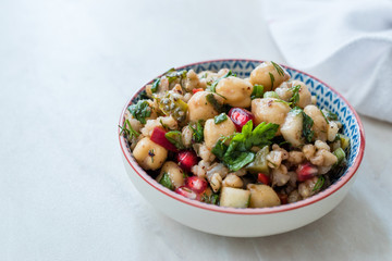 Chickpea Salad with Wheat, Pomegranate Seeds and Parsley