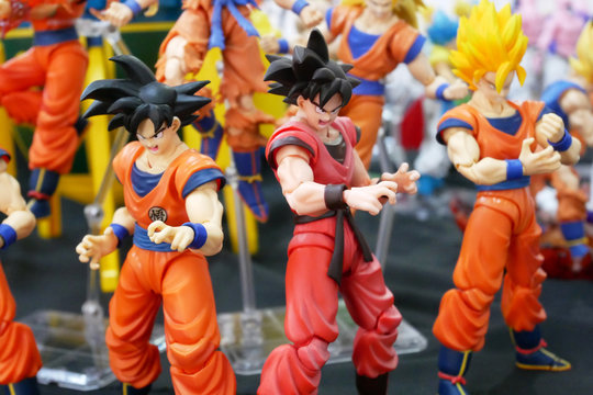 KUALA LUMPUR, MALAYSIA -FEBRUARY 27, 2019: Selected focused of model scale action figures characters from popular Japanese animated series Dragonball. Display by collector and fan on the table. 