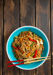 asian noodles with vegetables and mushrooms