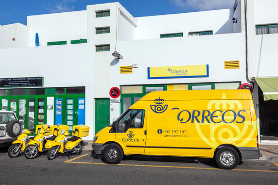 early morning view to the Post Office