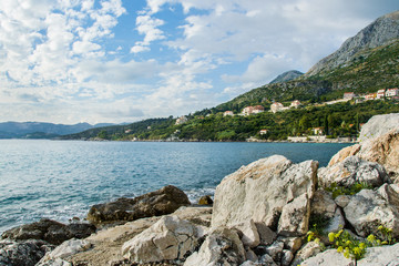 Fototapeta na wymiar piękna panorama Chorwackiego wybrzeża, morze i góry