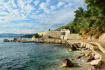 piękne wybrzeże w Chorwacji, morze Adriatyckie, plaża