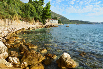 piękne wybrzeże w Chorwacji, morze Adriatyckie, plaża