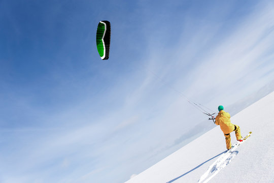 Germany, Baden-Wuerttemberg, Waldshut-Tiengen, kite surfer in snow