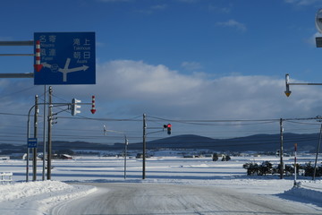 日本国北海道の雪のある冬の風景