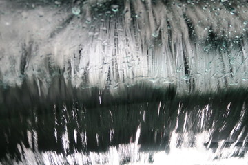 洗車機の窓から見える風景