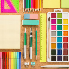 Naklejka premium School office supplies on a desk 