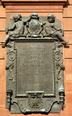 Kartusche an der Fassade der Paulskirche