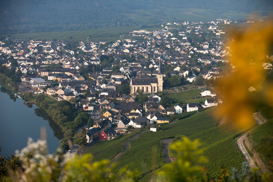 Kröv-Bilder: Stock-Fotos & -Videos. | Adobe Stock