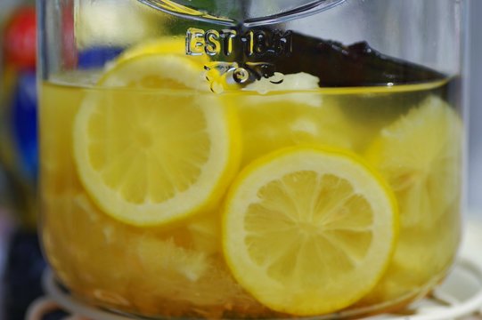 レモン水 ドリンクサーバー