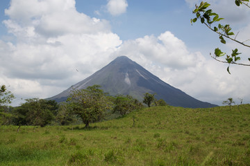 Vulkan El Arenal Costa Rica  © dola710