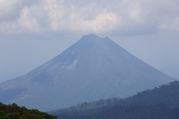 Vulkan El Arenal aus der Ferne