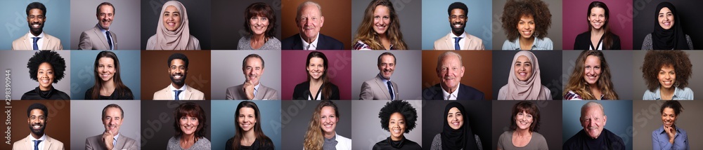 Poster Group of 9 beautiful people in front of a background