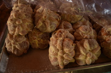 Múltiples panes de muerto