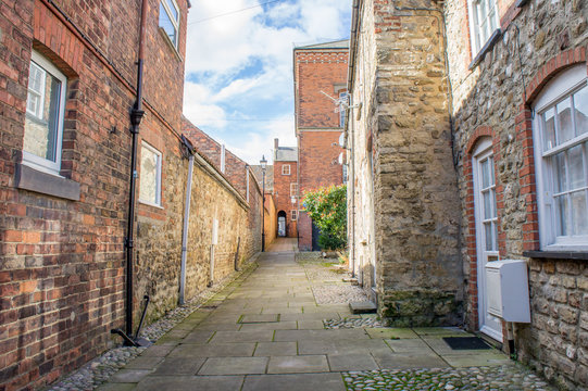 Ginnel, Snicket or public footpath through a small Yorkshire town