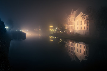 Opolska Wenecja w nocnej mgle - obrazy, fototapety, plakaty