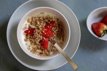 oatmeal with strawberries
