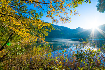 初秋の四尾連湖