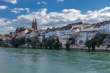 Obraz premium バーゼル旧市街とライン川