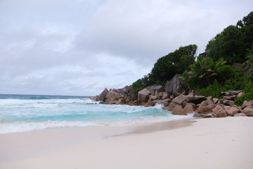 Naklejka na ściany i meble Beautiful Seychelles beach