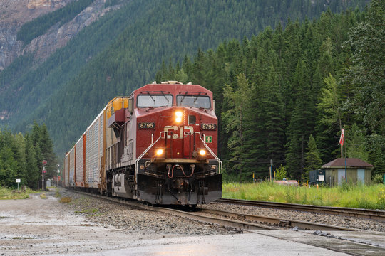 Logistics, train of Canadian Pacific Railway, Canada