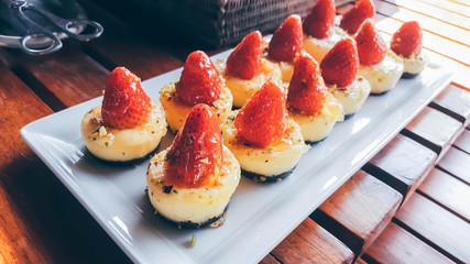 appetizers mini cheese cake with strawberry