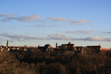 Obraz premium View of city at sunset