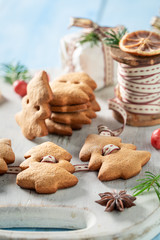 Sweet chain made of gingerbread cookies as decoration for Christmas