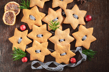 Traditionally chain made of gingerbread cookies as special Christmas decoration