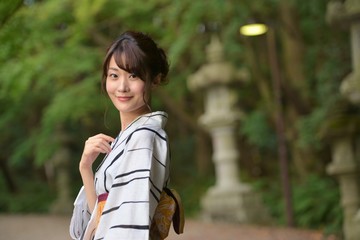 浴衣の女性