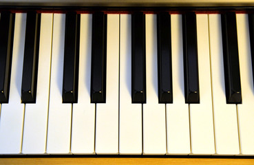 ピアノ　鍵盤　音楽