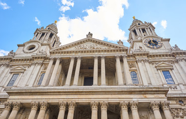 Fototapeta na wymiar Main facade of St Paul's Cathedral, London, United Kingdom